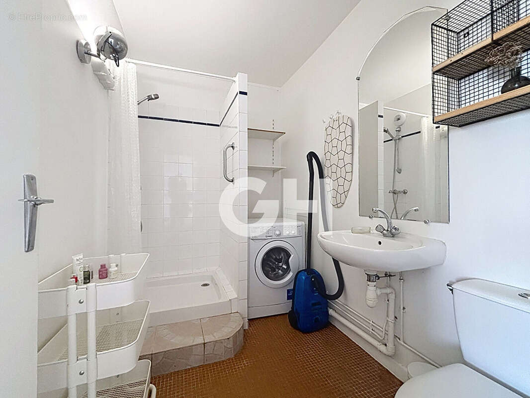 Appartement à PARIS-20E