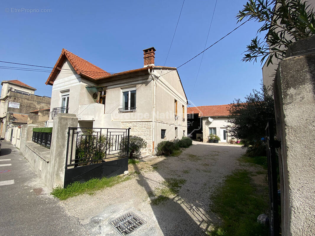 Maison à CHATEAURENARD
