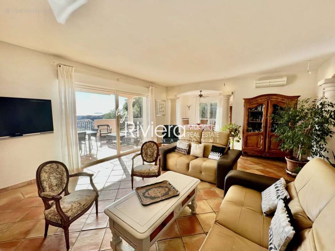 VUE MER PANORAMIQUE - Propriété avec piscine à débordement.. - photo 12
