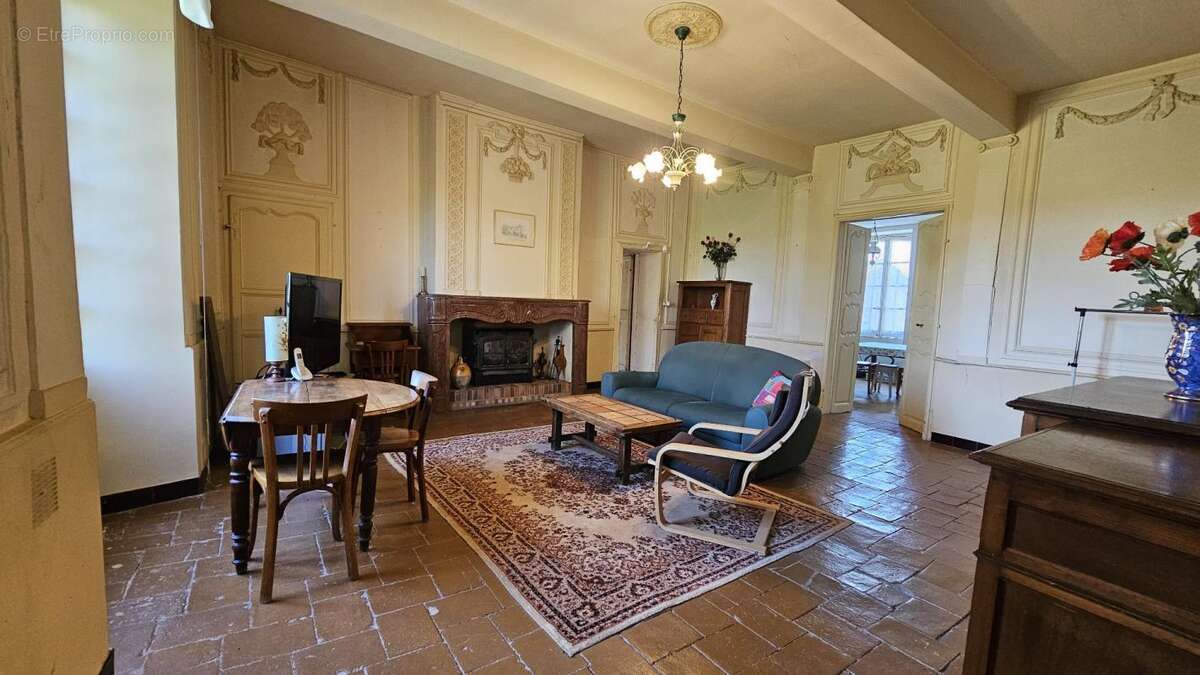 Maison à CASTELNAU-DE-MONTMIRAL