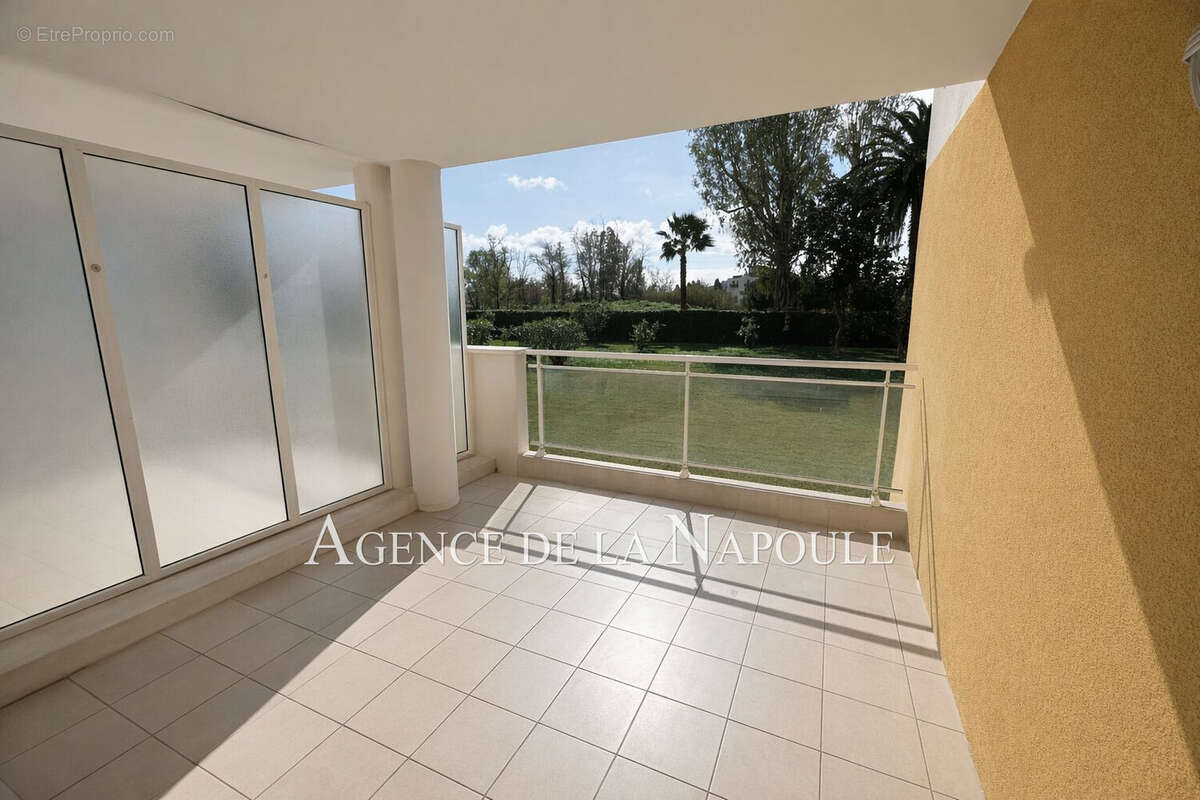 Appartement à MANDELIEU-LA-NAPOULE