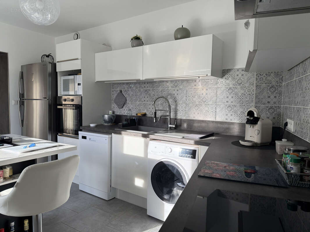 Appartement à SAINTE-CECILE-LES-VIGNES