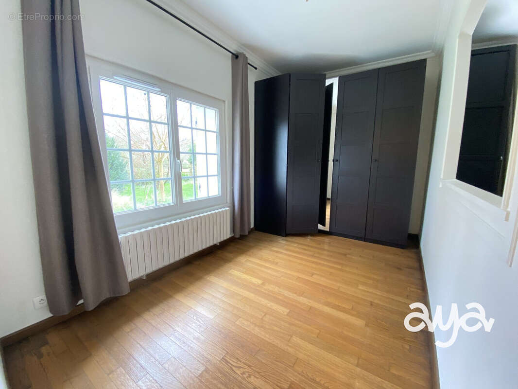 Maison à SAINT-ETIENNE-DE-MONTLUC