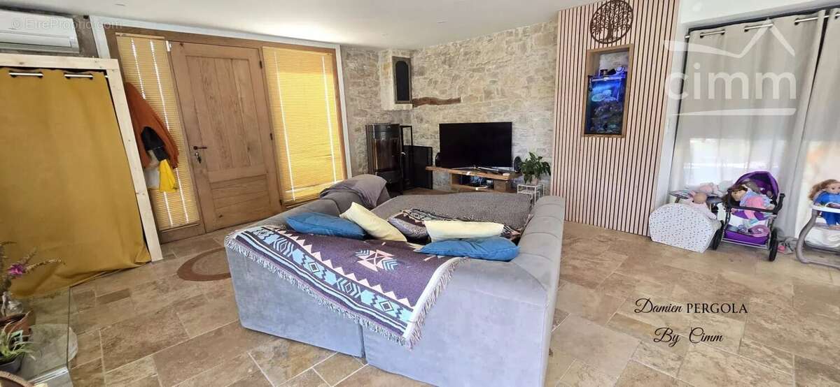 Maison à CONDAT-SUR-VEZERE