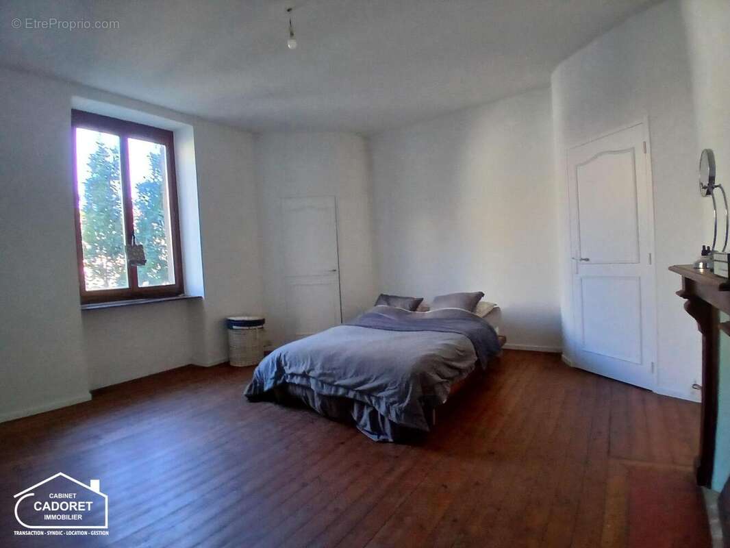   - Maison à PAIMBOEUF