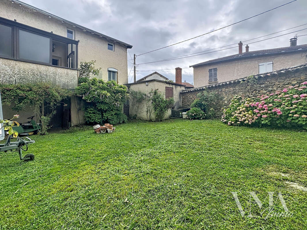 Maison à FLEURIEUX-SUR-L'ARBRESLE