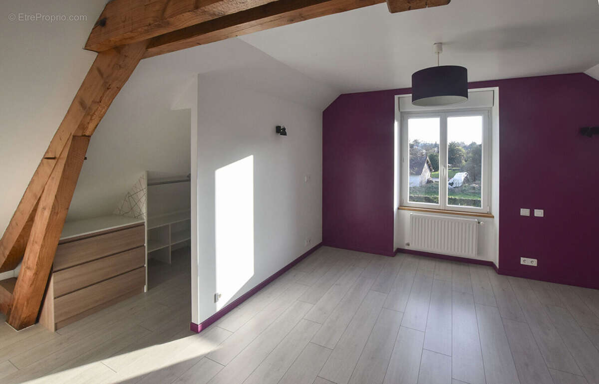 Devecey : Grande maison 248 m² sur 2016 m² de terrain avec dépendances - photo 10