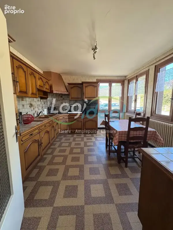 Maison à rénover située à Poule-les-Echarmeaux - photo 3