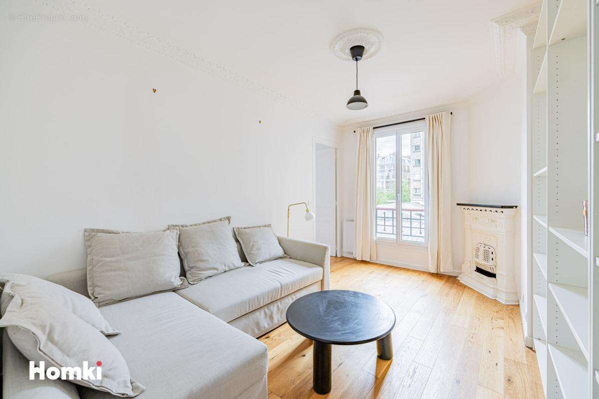 Appartement à PARIS-16E