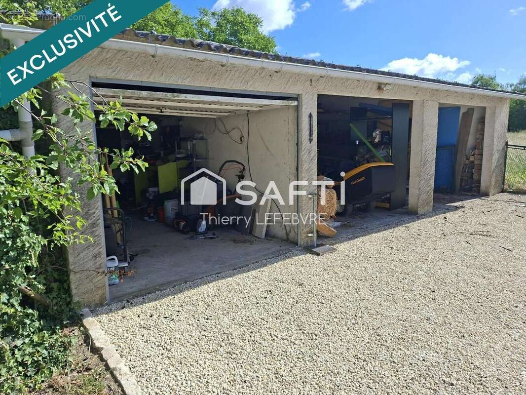 Maison 140 m² à Jaunay-Clan  - photo 7