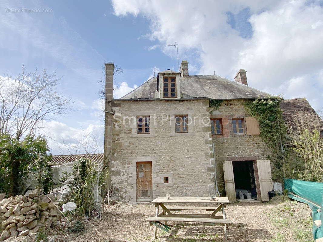 Maison à LIGNIERES-ORGERES