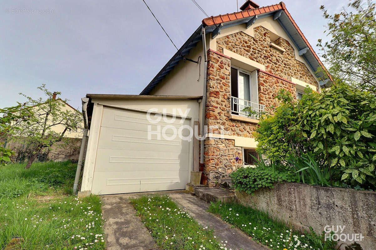 Maison à SAINT-MICHEL-SUR-ORGE