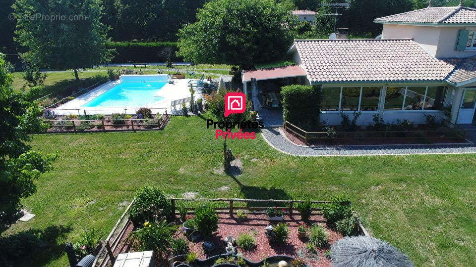 Propriété familiale avec piscine chauffée et parc arboré - photo 15