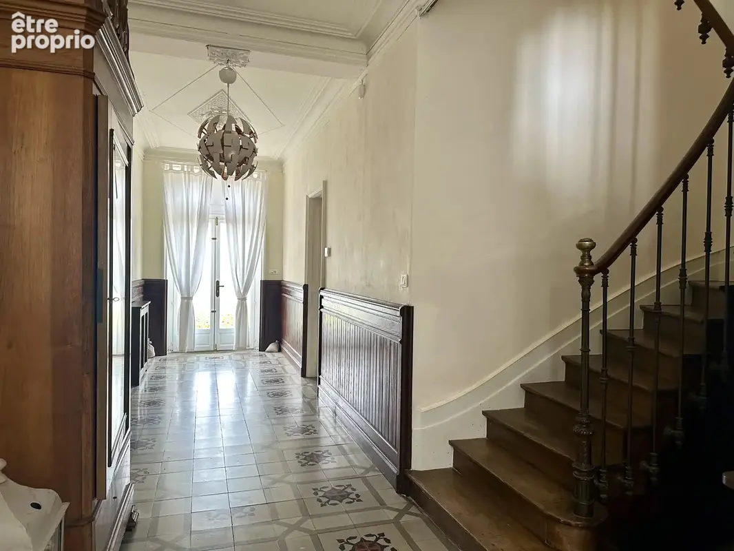 Maison de Maître avec piscine et vues exceptionnelles - photo 8