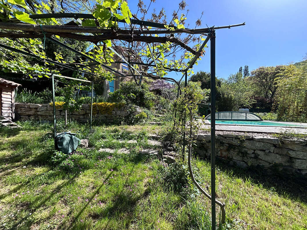 Maison à ROCHEFORT-EN-VALDAINE
