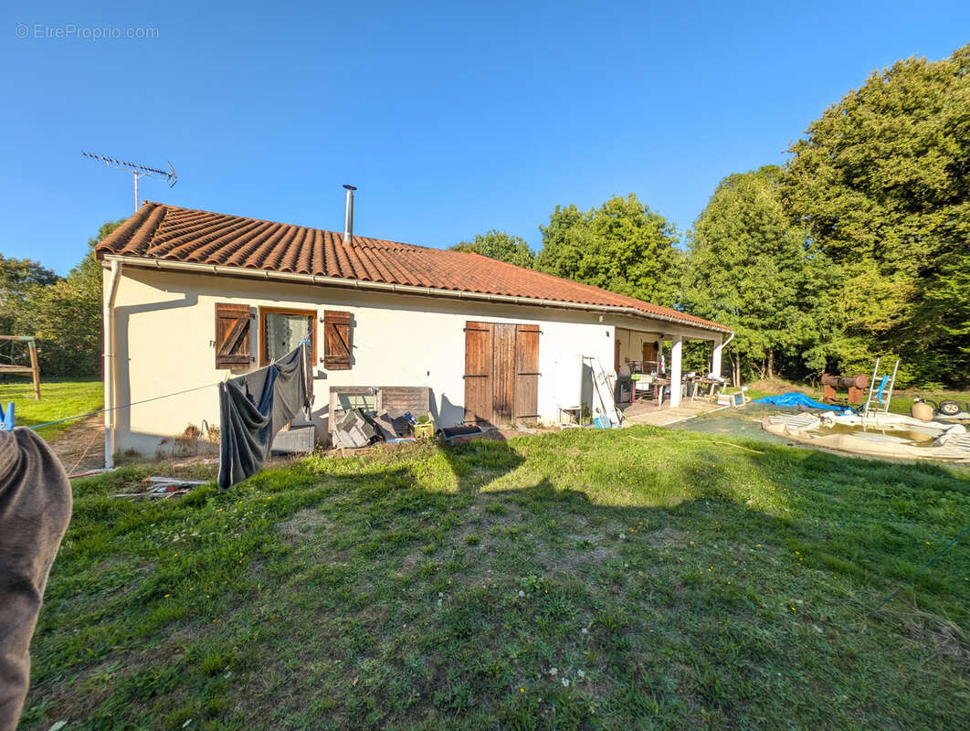 Maison à BUSSIERE-POITEVINE