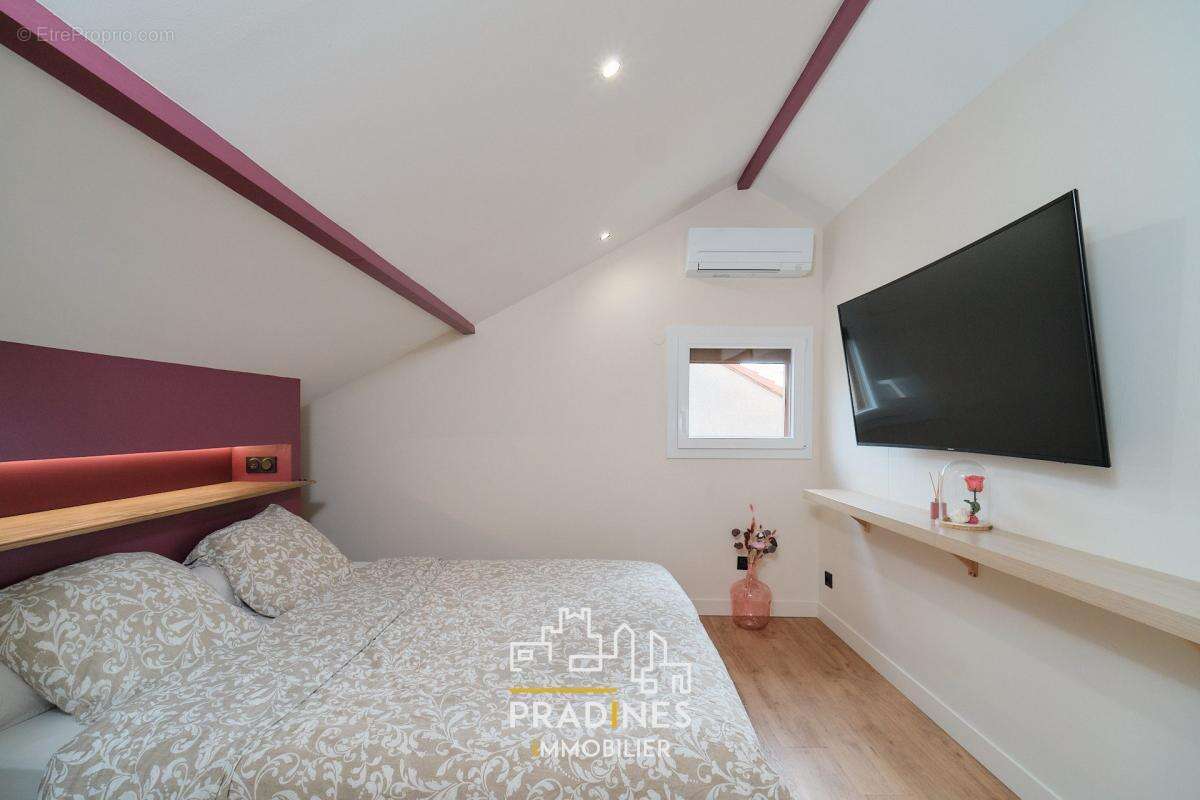 Maison à SAINT-PIERRE-DE-CHANDIEU