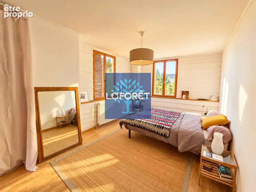 Champdieu- maison 199 m² -4 chambres- grande pièce de vie -terrain - photo 6