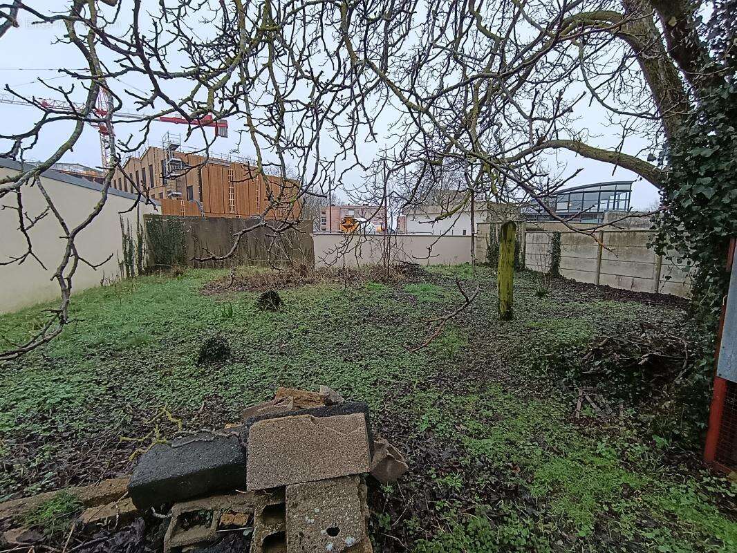 Local artisanal  560 m² / a proximite directe de chartres - photo 15