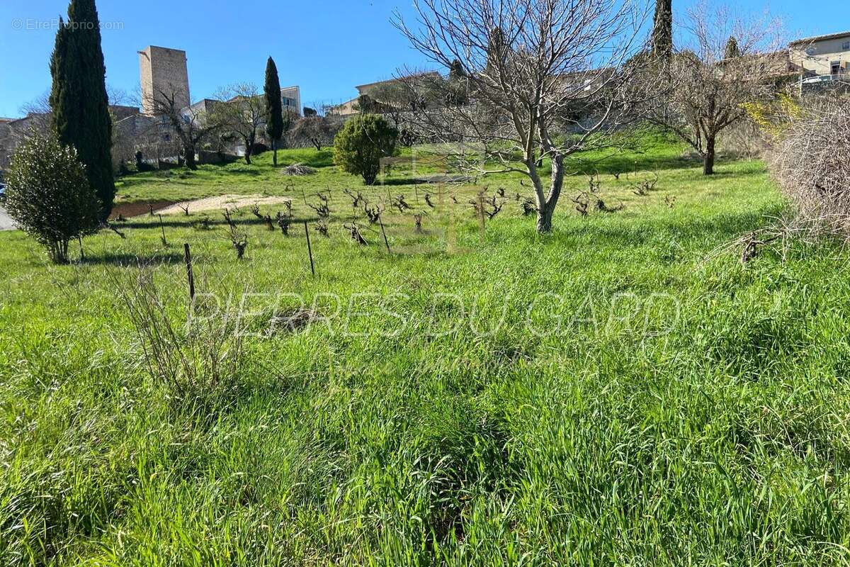 Terrain à LA ROUVIERE