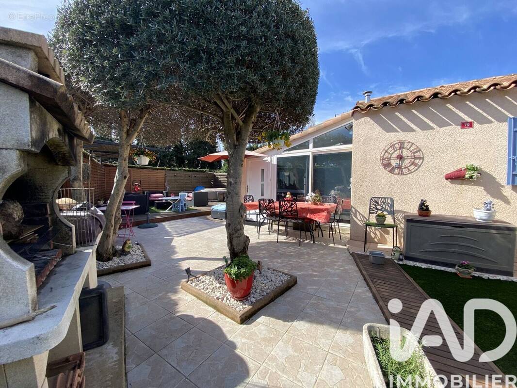 Photo 1 - Maison à EYGUIERES