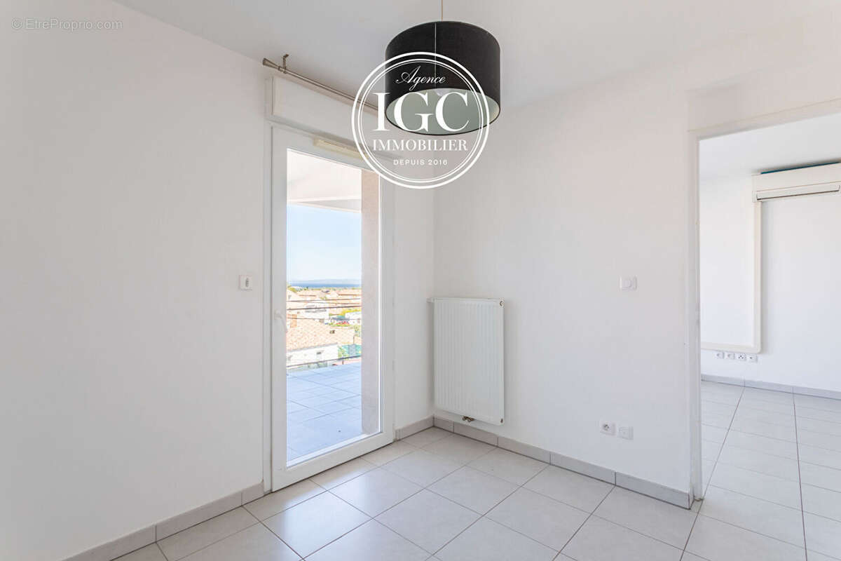 Appartement à CHATEAUNEUF-LES-MARTIGUES