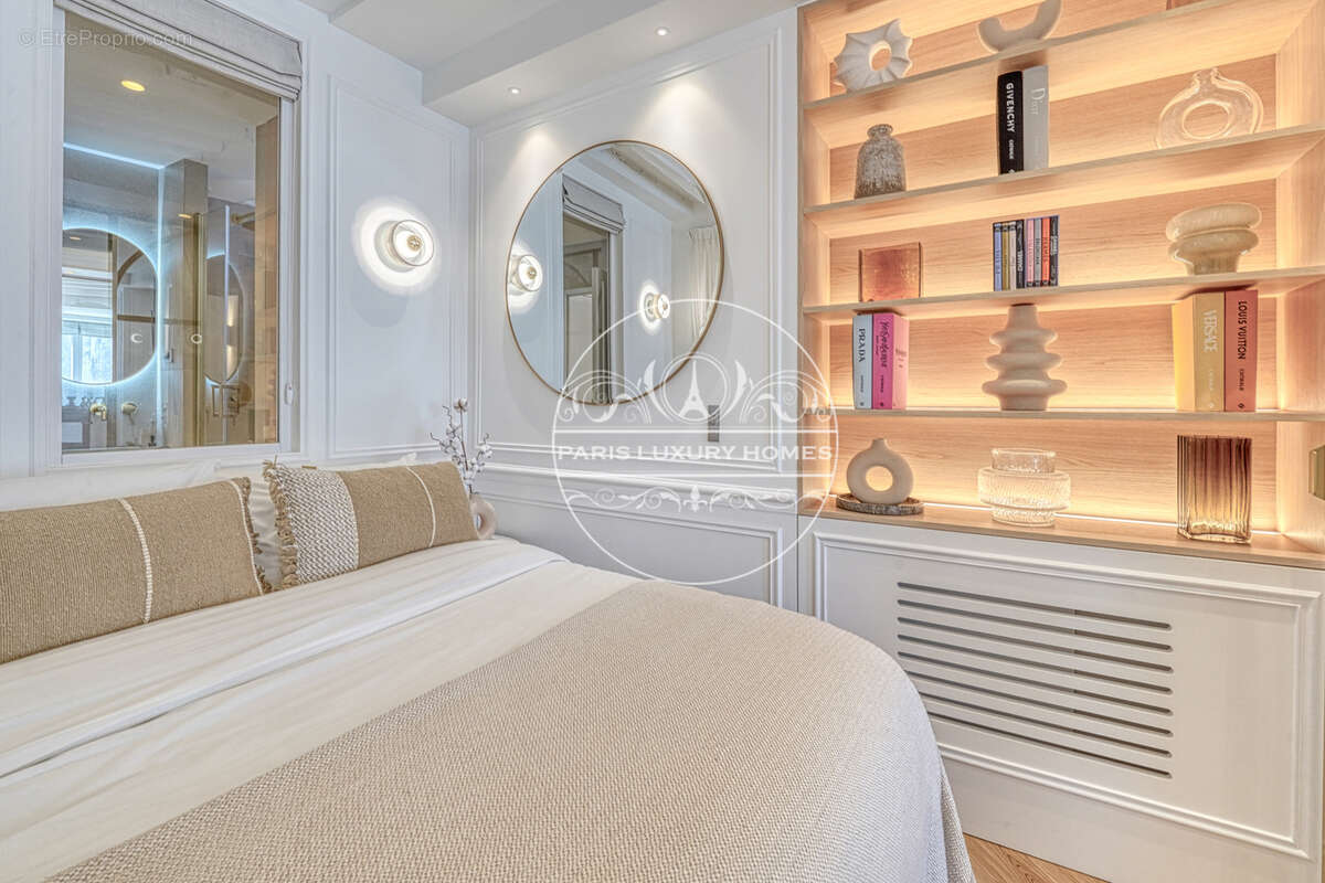 Appartement à PARIS-1E