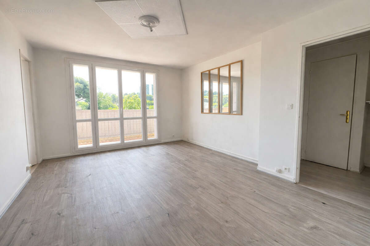 Appartement à MARSEILLE-13E