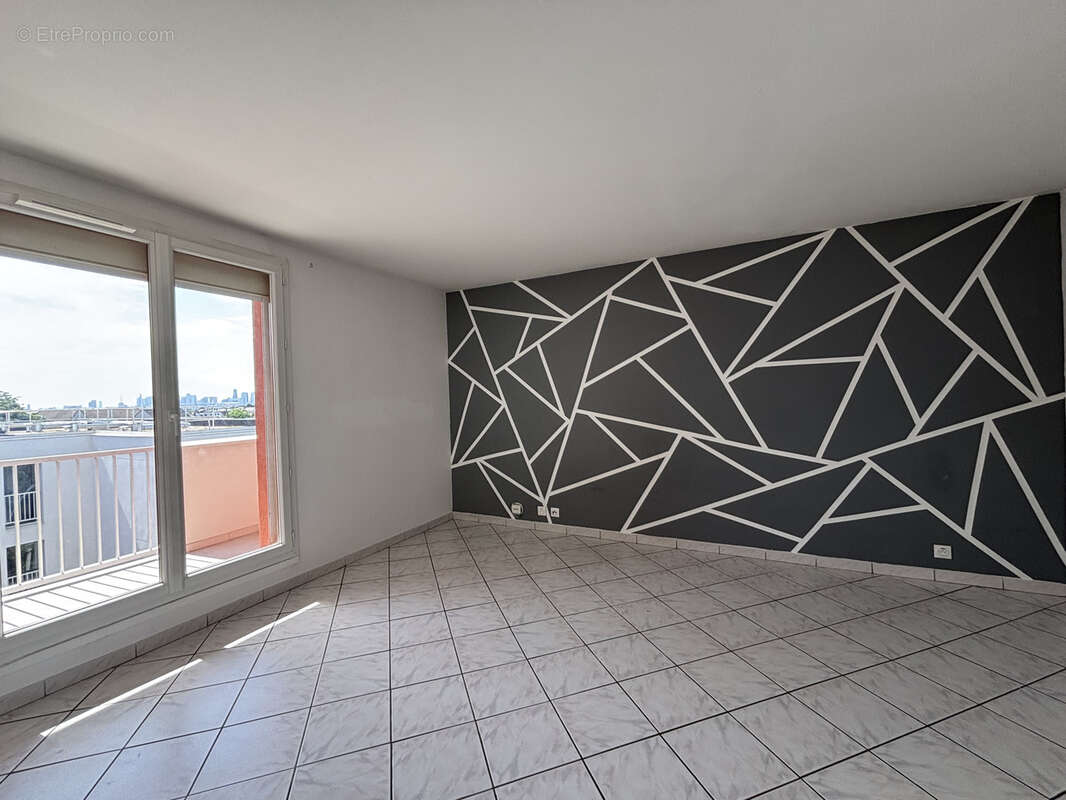 Appartement à SARTROUVILLE