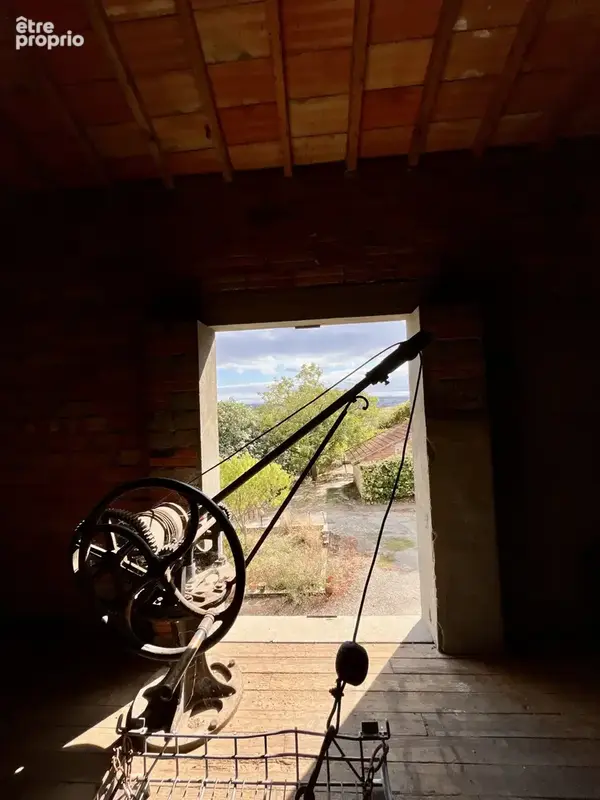 RAZES: Maison 6 pièces avec garages, ancienne cave et jardin - photo 22