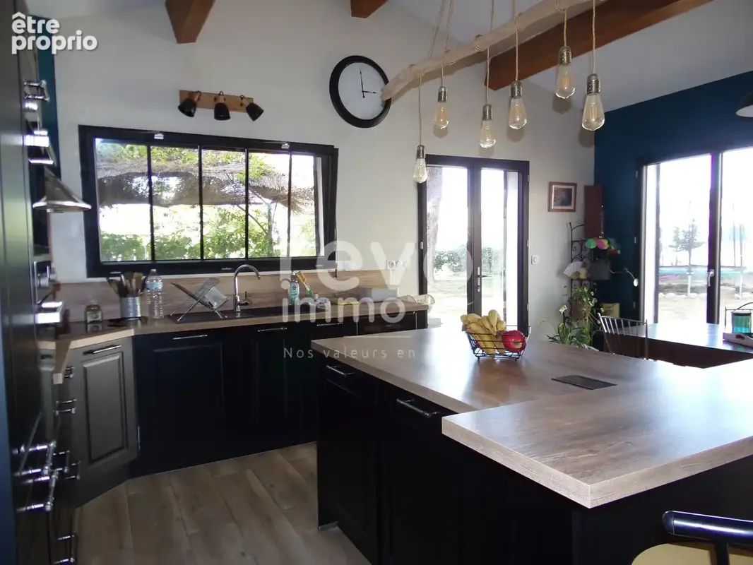 Lezignan la cebe / axe a75 / villa t5 sur 745 m² de jardin - photo 2