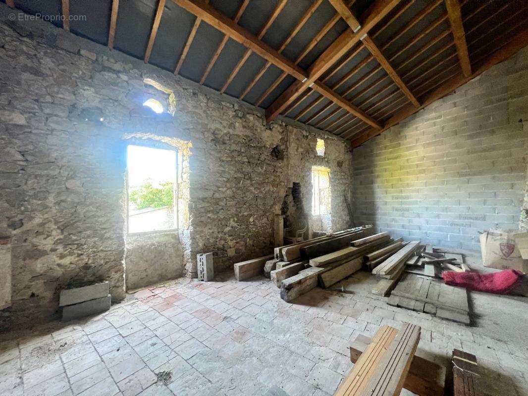 Maison à BERRIAS-ET-CASTELJAU