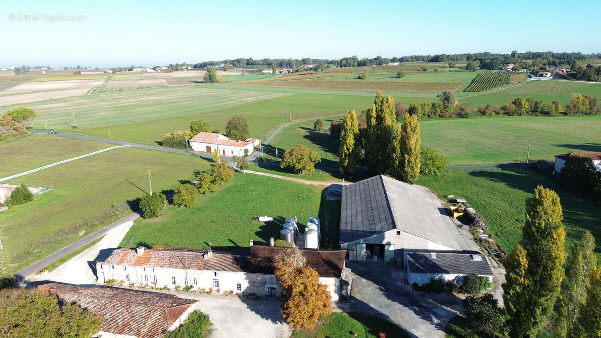 Maison à BAIGNES-SAINTE-RADEGONDE