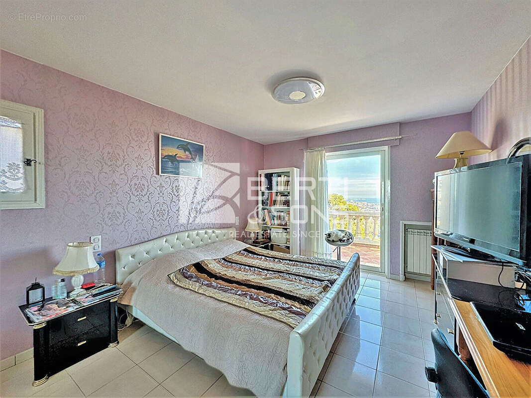 Maison à MANDELIEU-LA-NAPOULE