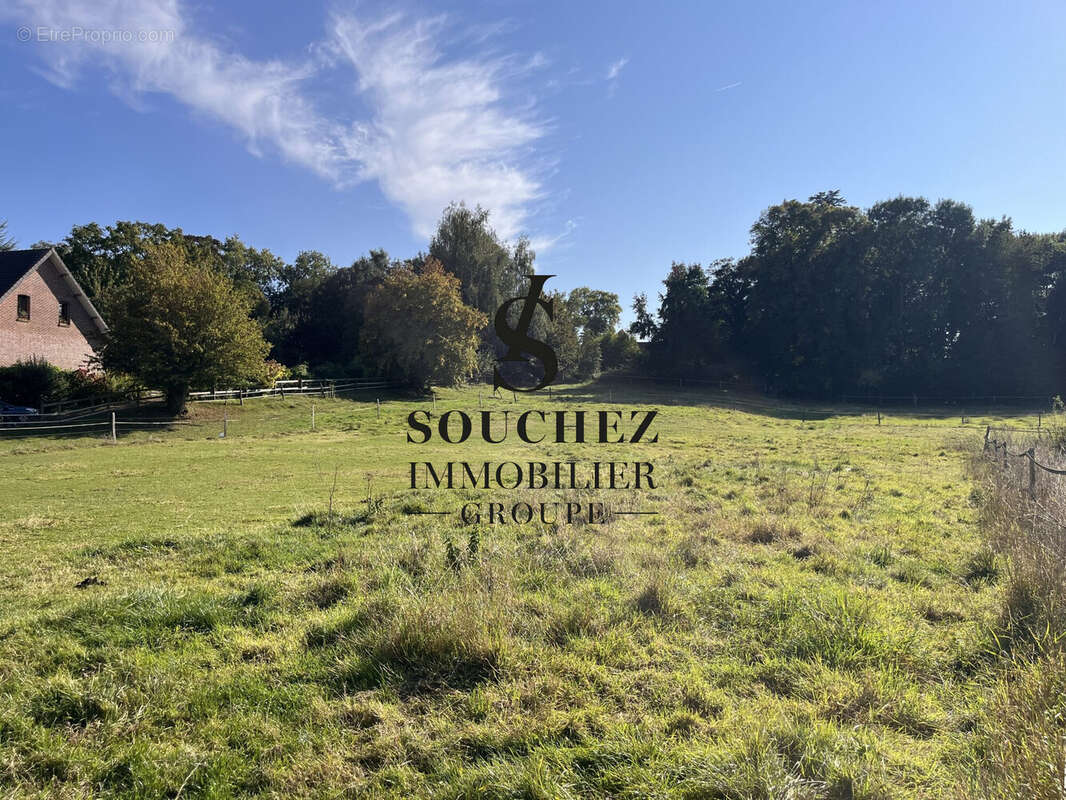 Terrain à BERLES-MONCHEL