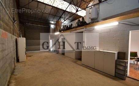 Commerce à LES PAVILLONS-SOUS-BOIS