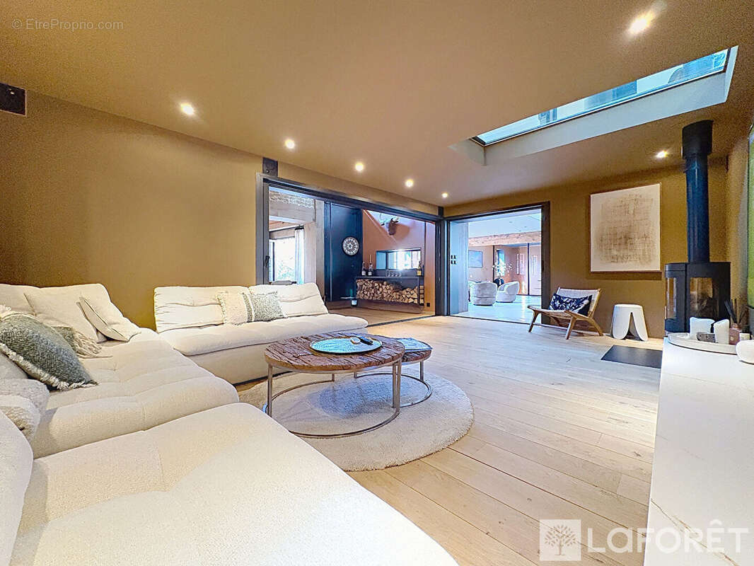 Maison à SAINT-ROMAIN-AU-MONT-D'OR