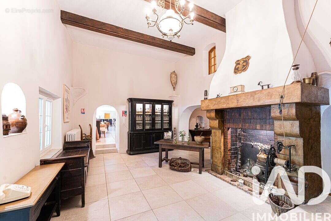 Photo 8 - Commerce à AURIOL