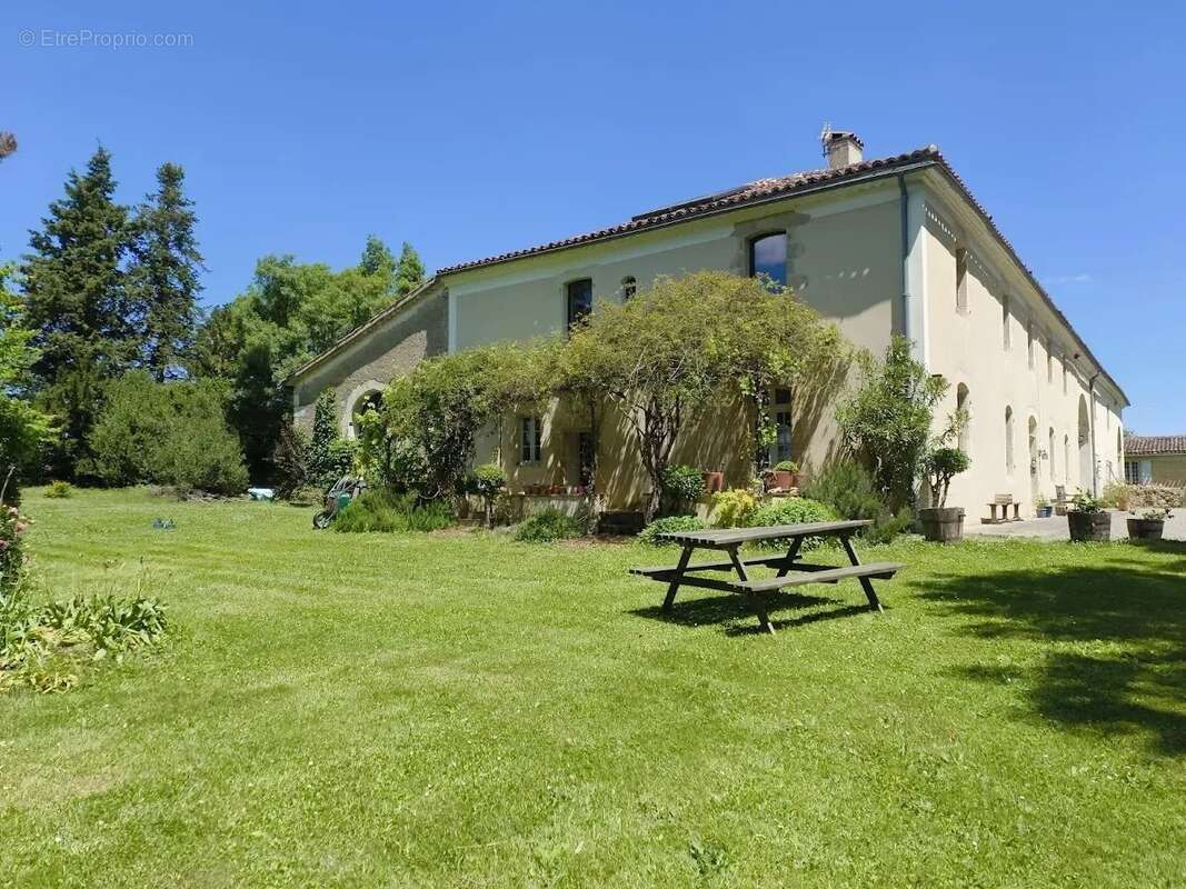 Domaine Gascon de Charme avec Chambres d'Hôtes et Gîtes au Cœur de 14 Hectares de Nature Préservée - photo 20