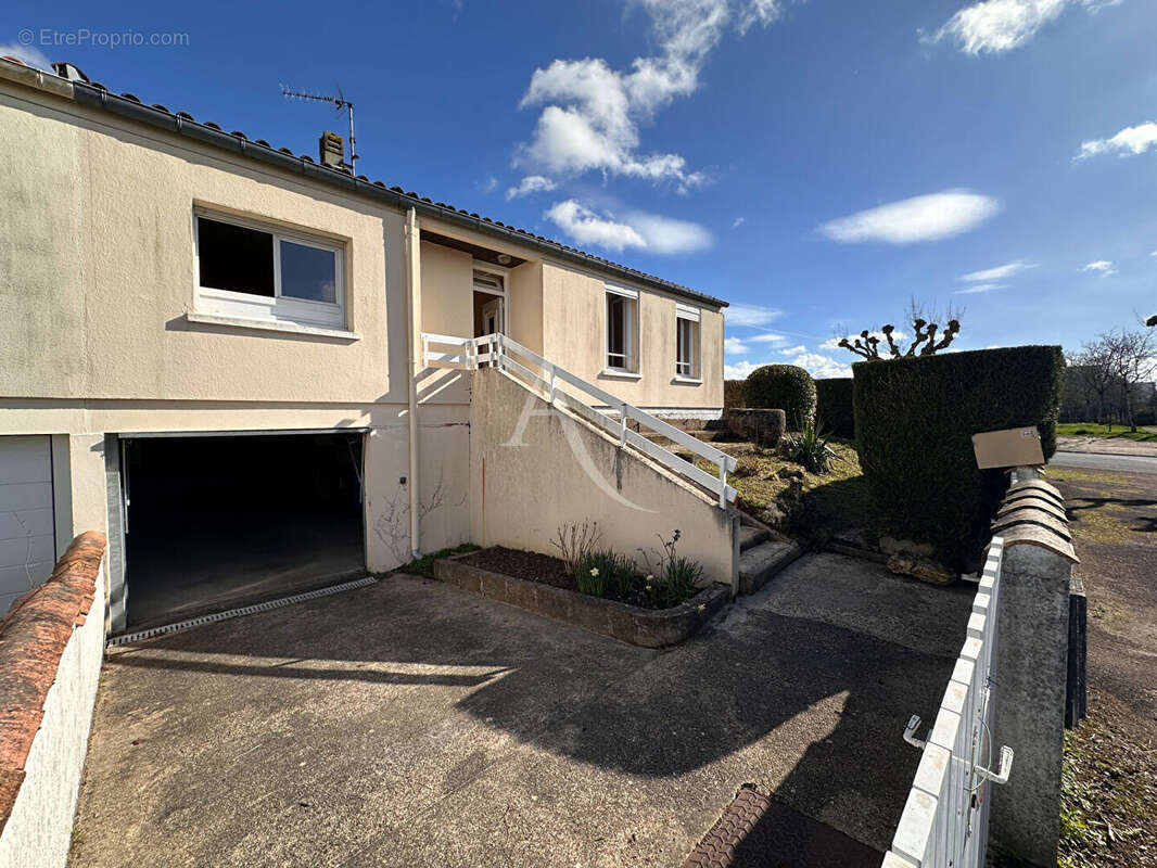 Maison Saintes Rive Gauche - Jardin et garage - photo 16