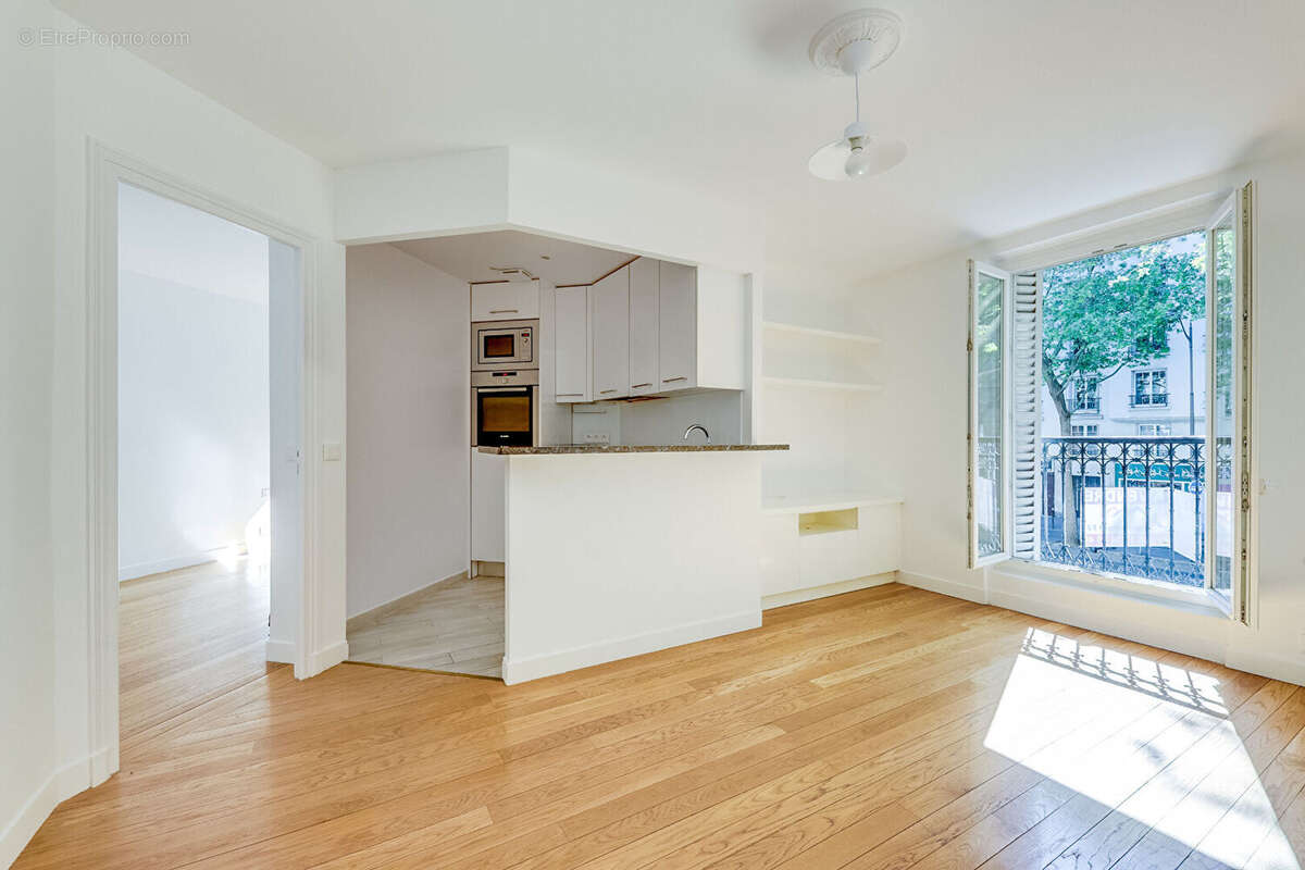Appartement à PARIS-14E