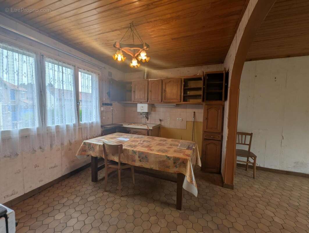 Maison 70 m² à Vendeuil-Caply  - photo 2