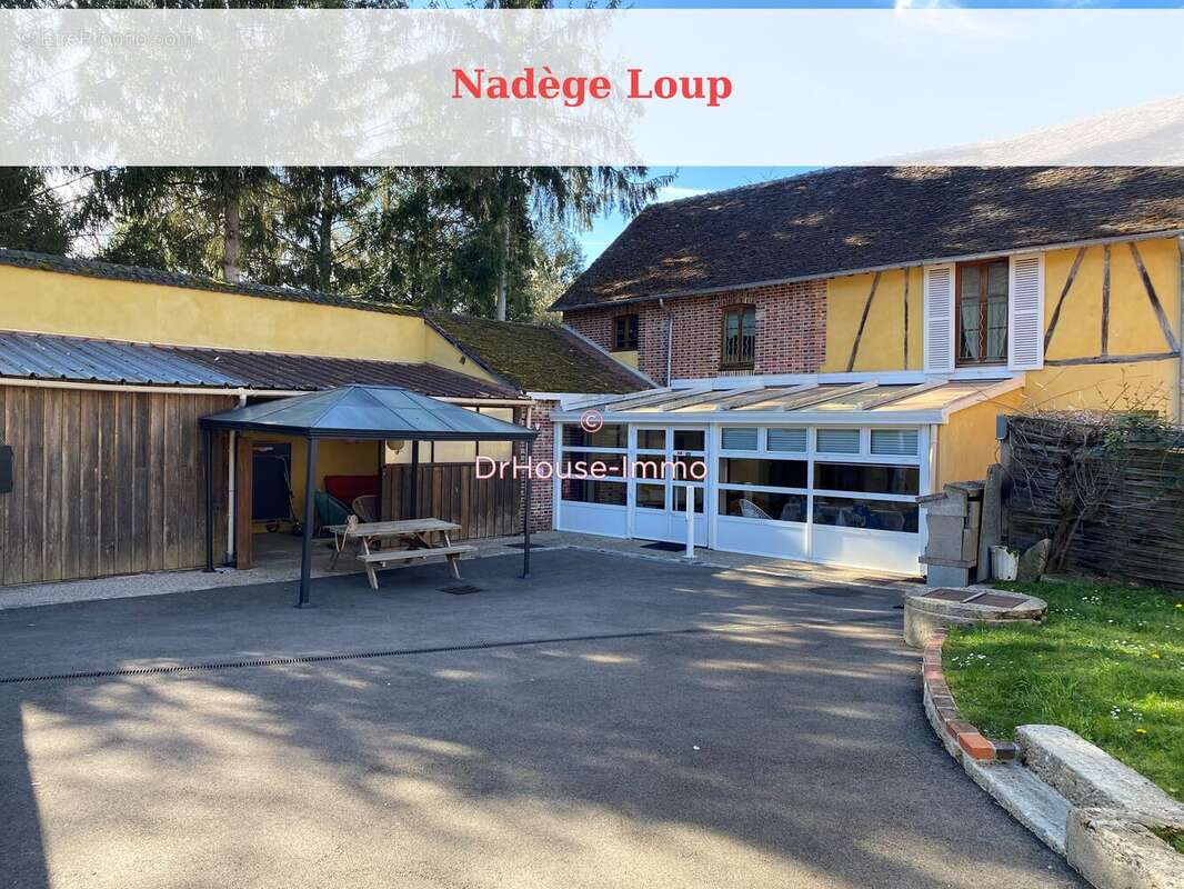 Maison 308 m² à Charny  - photo 10