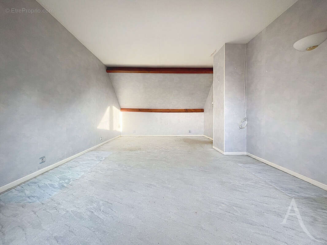 Maison à LES MUREAUX