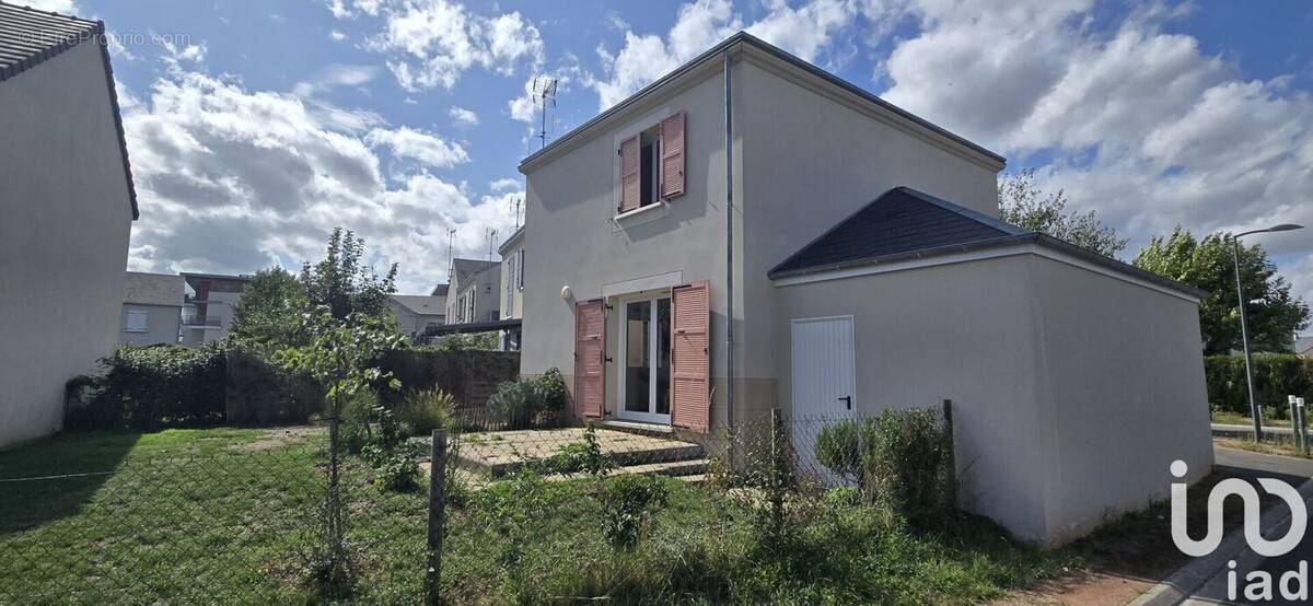 Photo 1 - Maison à SAINT-PRYVE-SAINT-MESMIN