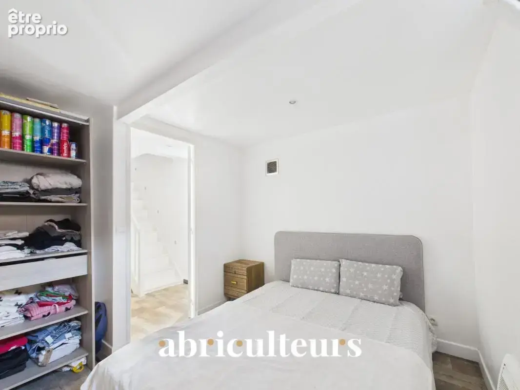 Maison familiale avec jardin, terrasse et stationnements en vente à Bezons 95870 - photo 12