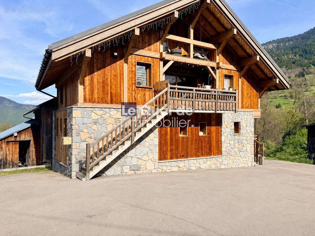 Appartement à LA LECHERE