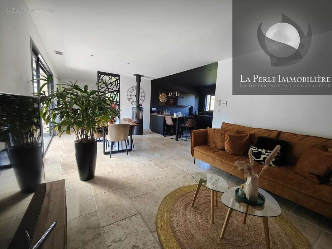 Maison à DIEUPENTALE