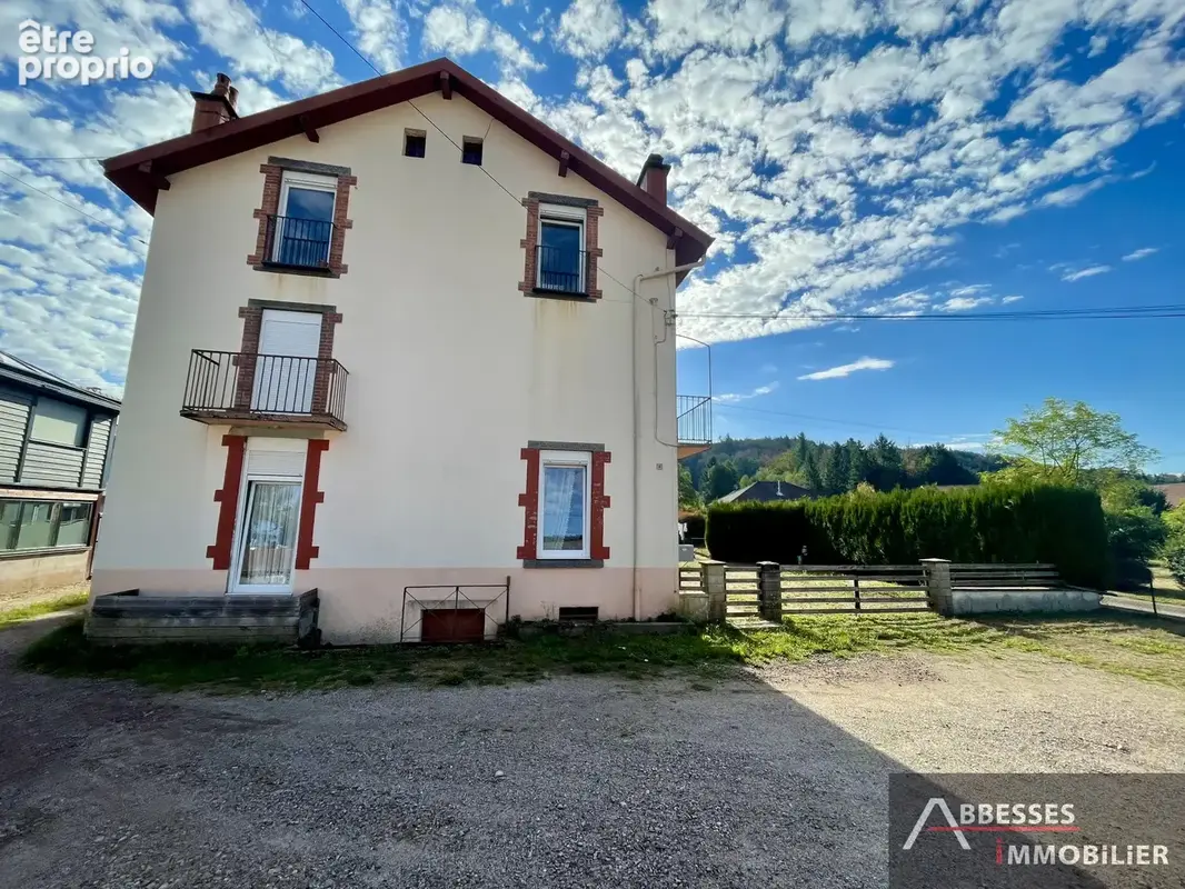 EN EXCLUSIVITÉ : IMMEUBLE DE RAPPORT comprenant 3 appartements + 2 garages - photo 28