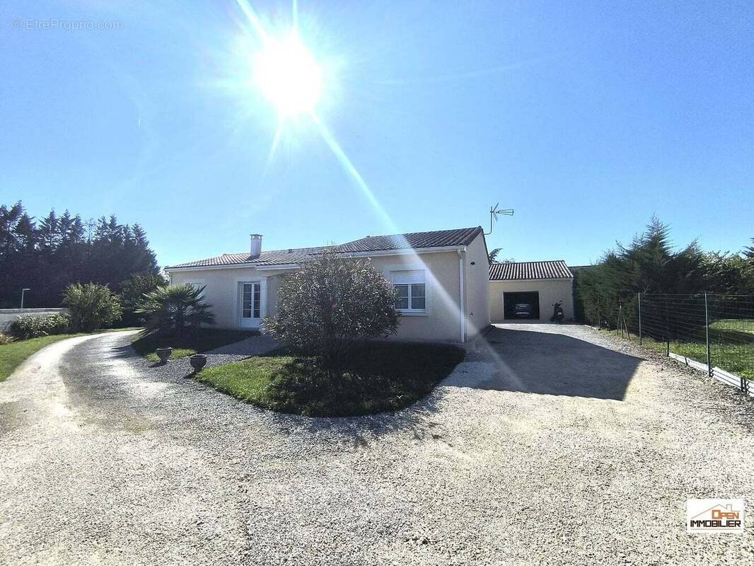 Maison à LA COURONNE